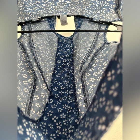 SOLD | Vintage RoughRider By Circle T Blue Floral Vest/Blouse | Women’s Size XS - Picture 9 of 9